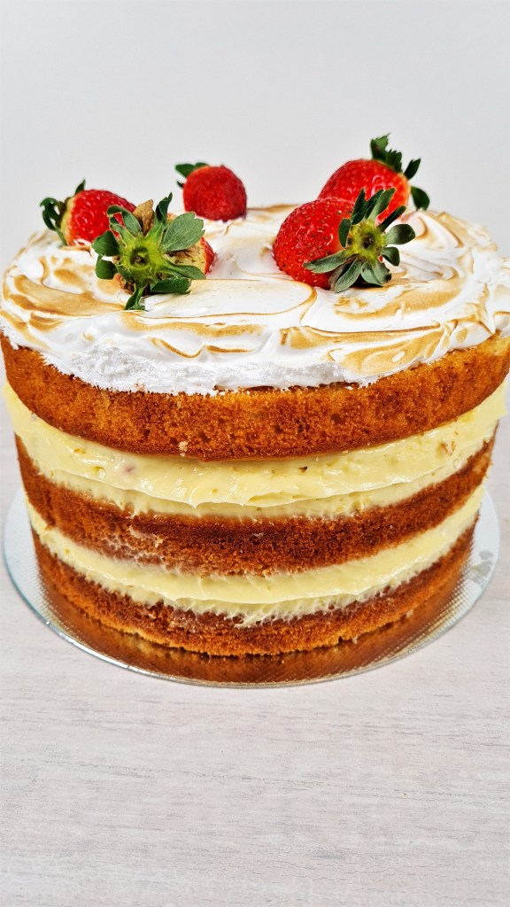 Bolo merengue morango 01